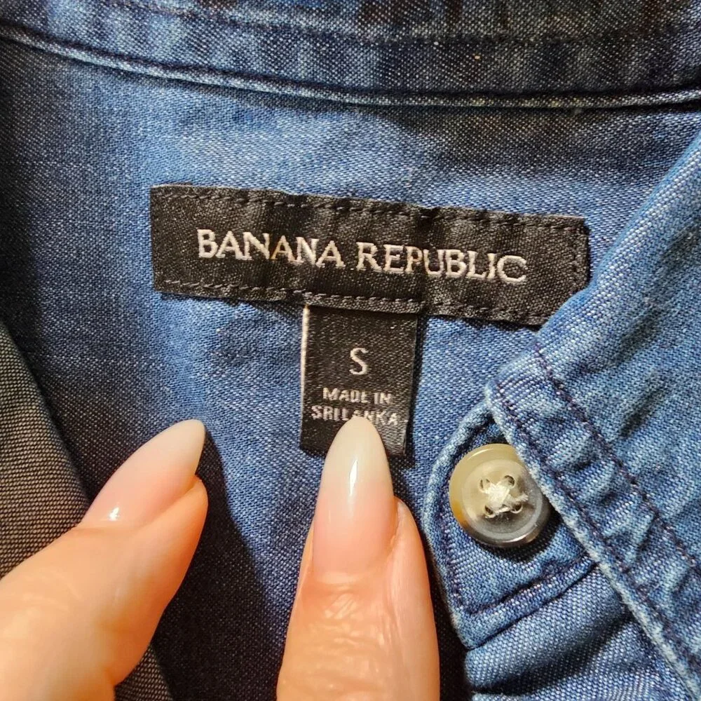 Banana Republic Women's Cotton Denim Jean Button Down Shirt Size Small - Picture 5 of 9